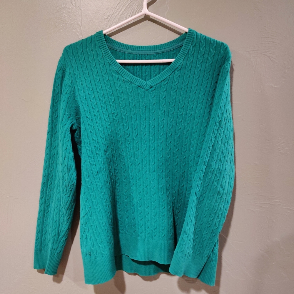 medium green sweater shirt